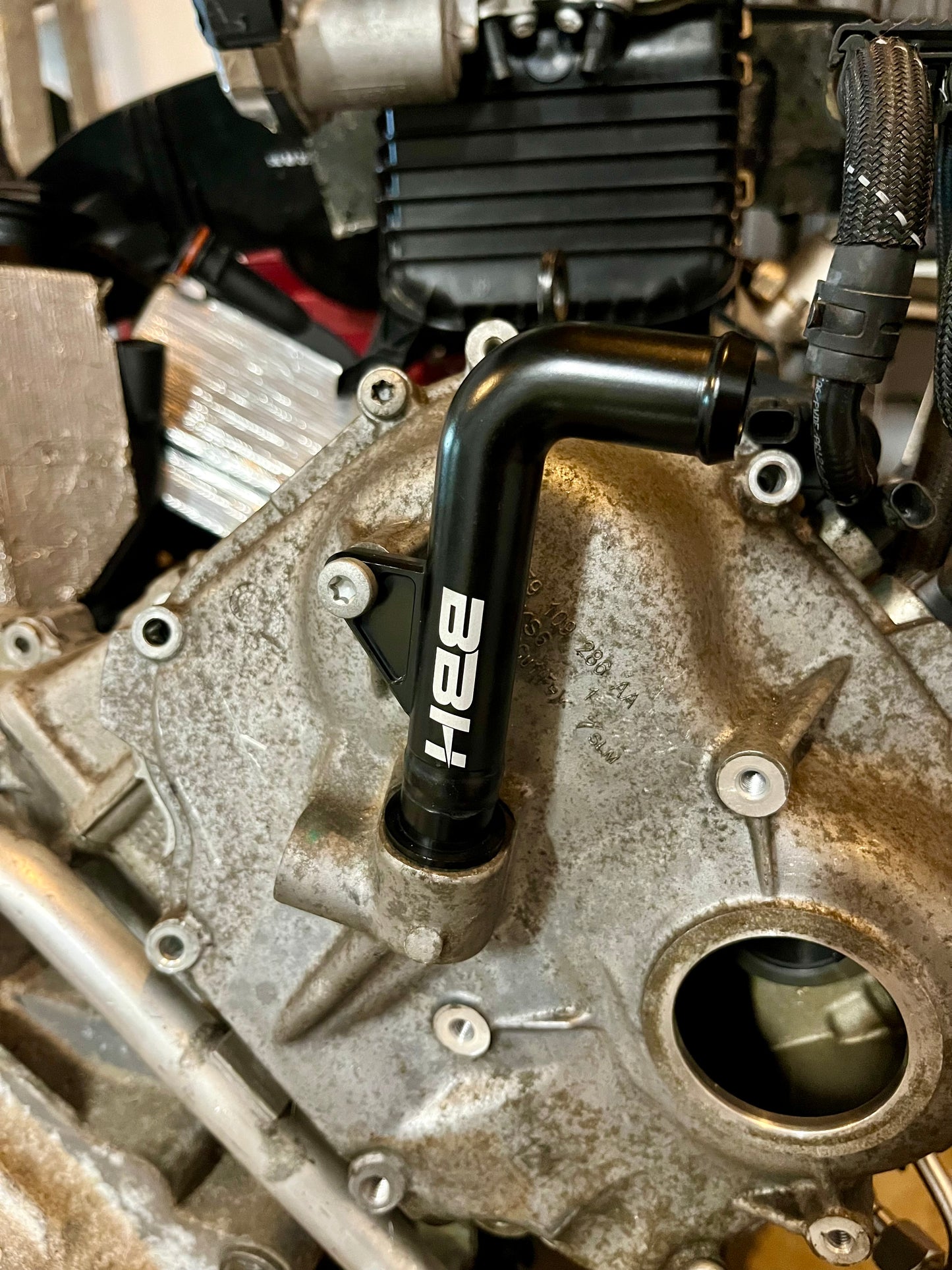 4.0t 1-piece Aluminum Rear Water Neck